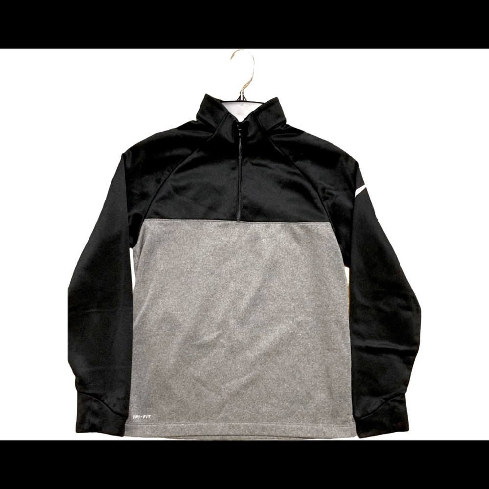 Nike boys Dri Fit Half-Zip Pullover large